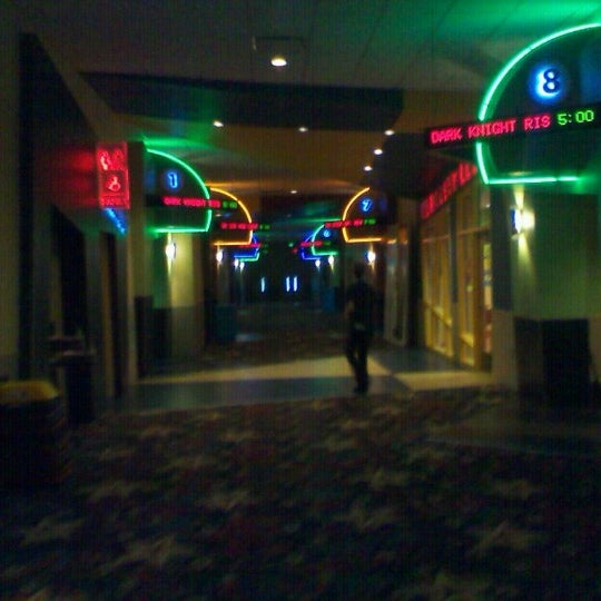 Cobb Grove 16 Cinemas 팁 46개