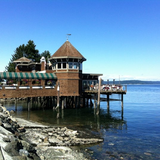 Photo taken at Katie Downs Waterfront Tavern by Mary L. on 8/28/2012