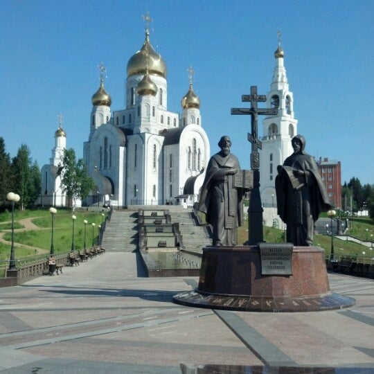 Ханты Мансийск гимназия храм Воскресения Христова