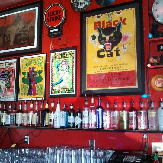 Lucky 13 Dive Bar in East End