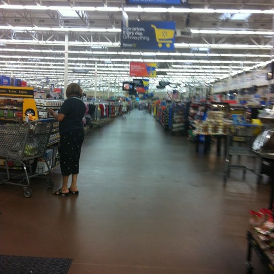 Walmart Supercenter Winter Haven, FL에서의 사진