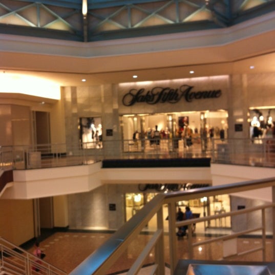 Saks Fifth Avenue Department Store In Palm Beach Gardens