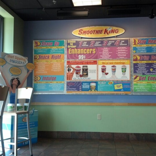 Foto tomada en Smoothie King  por Janelle W. el 8/30/2012