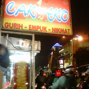 Photo taken at Bebek goreng cak eko by Cahyo S. on 2/9/2012