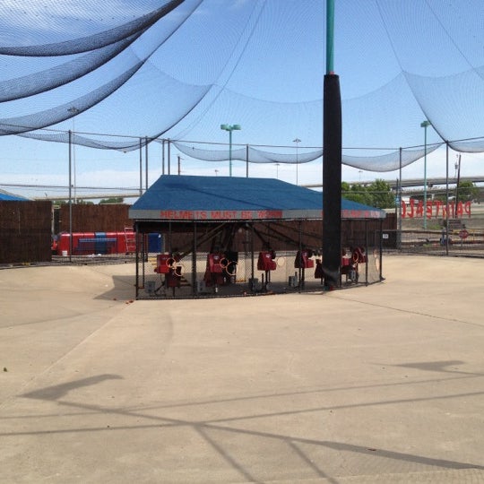 รูปภาพถ่ายที่ Celebration Station Mesquite, TX โดย tyler p. เมื่อ 5/3/2012