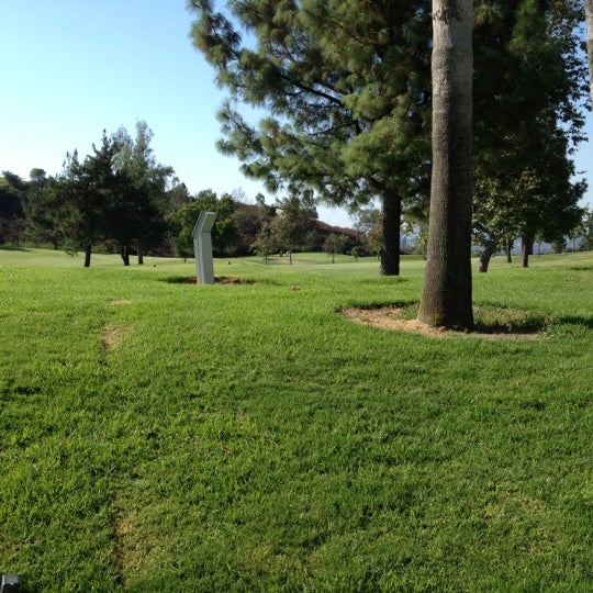 Foto diambil di Scholl Canyon Golf Course oleh David A. pada 8/19/2012