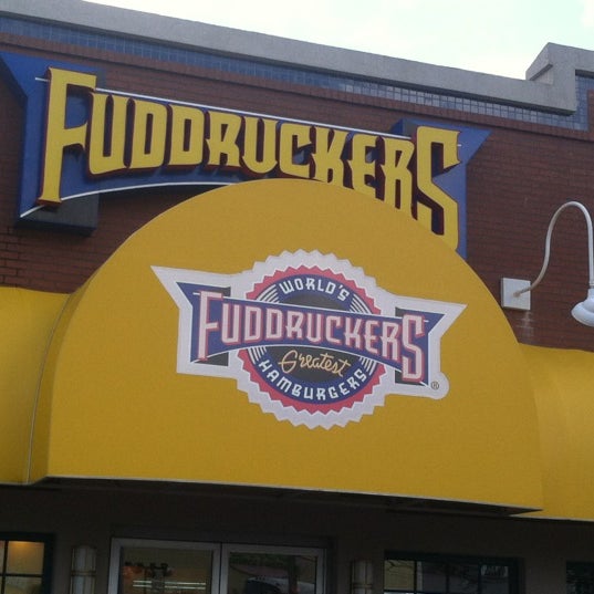 Photo taken at Fuddruckers by Candace H. on 5/30/2012