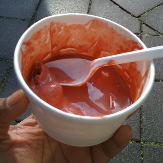 รูปภาพถ่ายที่ Dream Cream Ice Cream โดย Sakena P. เมื่อ 6/3/2012