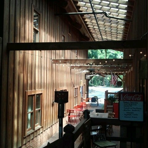 6/22/2012 tarihinde Jacques B.ziyaretçi tarafından Artisan Foods Bakery &amp; Café'de çekilen fotoğraf