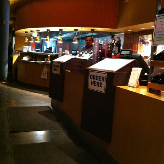 3/10/2012 tarihinde PoP O.ziyaretçi tarafından Roti Grill'de çekilen fotoğraf