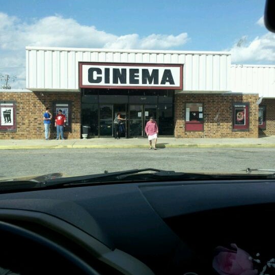 Roanoke Cinemas Movie Theater in Roanoke Rapids