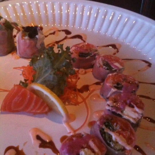 Снимок сделан в Galanga Thai Kitchen &amp; Sushi Bar пользователем Christian G. 4/24/2012
