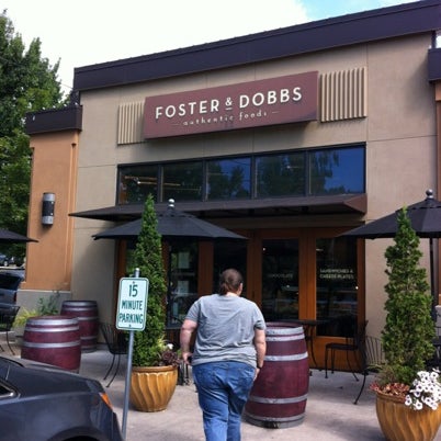 Photo prise au Foster &amp; Dobbs par Dean C. le7/31/2012