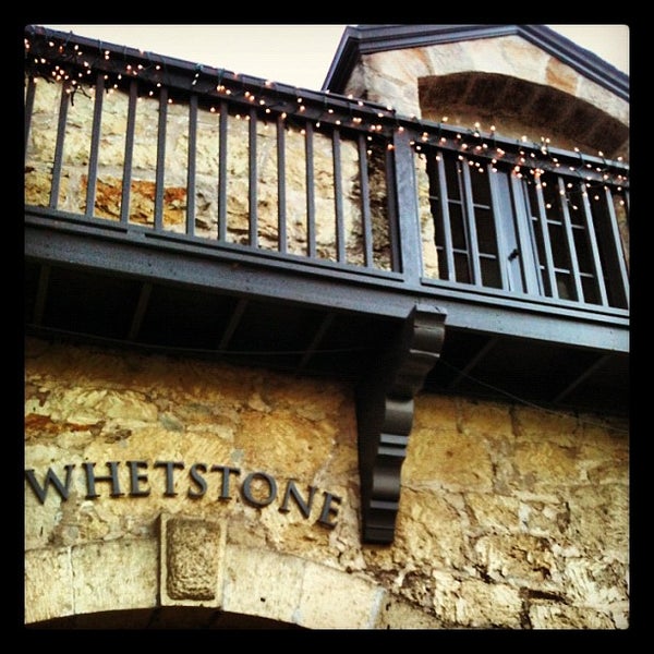 รูปภาพถ่ายที่ Whetstone Wine Cellars โดย Napa Valley Film Festival เมื่อ 6/16/2012