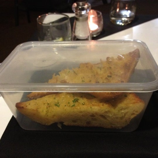 A picture of a doggy bag Finz gave us for Gem's garlic bread :)