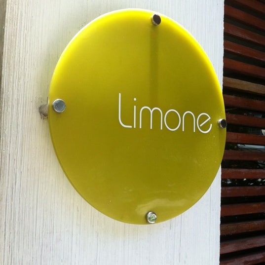 รูปภาพถ่ายที่ Limone Restaurante e Café โดย Patrick R. เมื่อ 3/8/2012