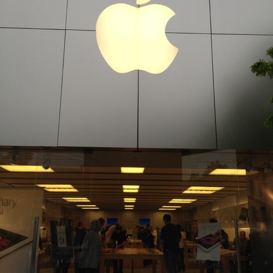 Photos at Apple Southlake Town Square Electronics Store