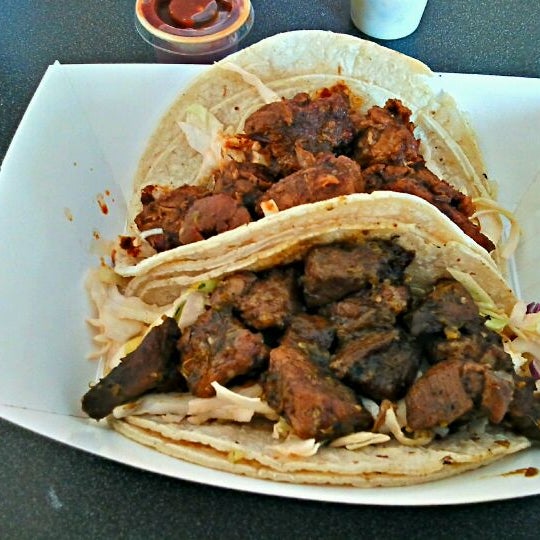 Снимок сделан в Bravo Tacos пользователем Zach R. 5/13/2012