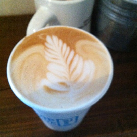 Foto tirada no(a) Crop to Cup Coffee por Paul C. em 3/25/2012