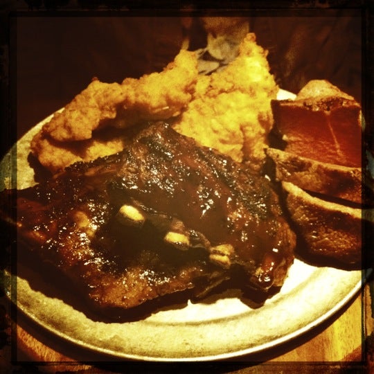 3/21/2012にTony P.がYosemite Ranch Steak, Fish, Barで撮った写真