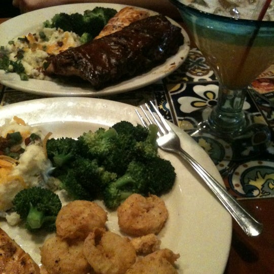 Photo taken at Chili&#39;s Grill &amp; Bar by Kirstin F. on 2/19/2012