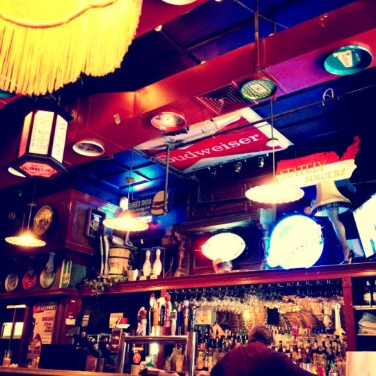 8/27/2012にVanessa K.がPour House Bar &amp; Grillで撮った写真