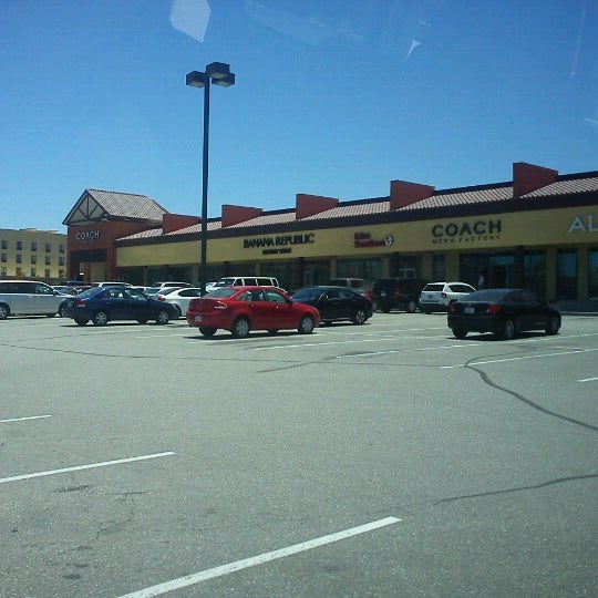 Foto scattata a Barstow Factory Outlets da Ivonne R. il 6/27/2012
