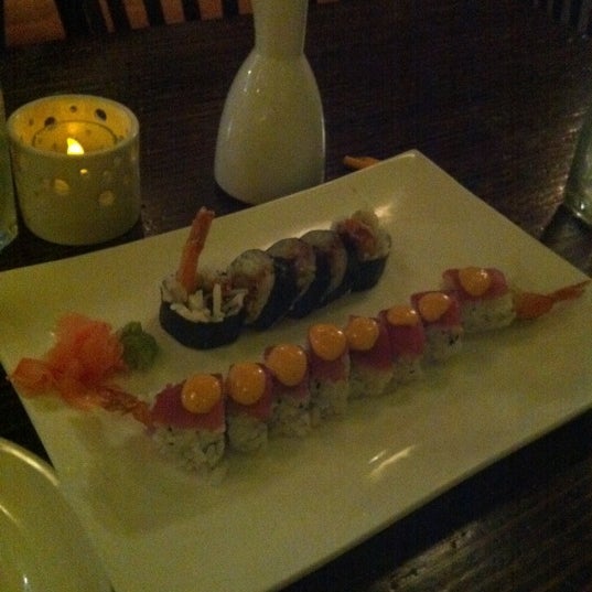 Photo prise au Usagi Ya Sushi &amp; Pan-Asian par Carol . le7/7/2012