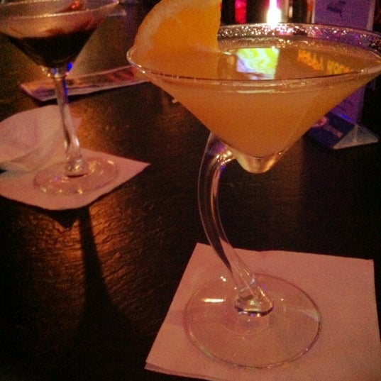 8/7/2012 tarihinde kaytie &.ziyaretçi tarafından JoJo&#39;s Martini Lounge'de çekilen fotoğraf