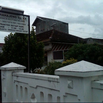 Foto Di Dr Rahajeng Sp Kk Madiun Jawa Timur