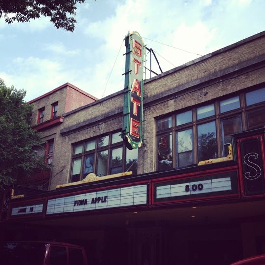 รูปภาพถ่ายที่ State Theatre of Ithaca โดย Katie Z. เมื่อ 6/19/2012