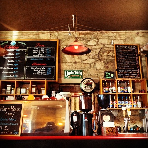 Foto diambil di East Village Coffee Lounge oleh Andrea B. pada 9/3/2012