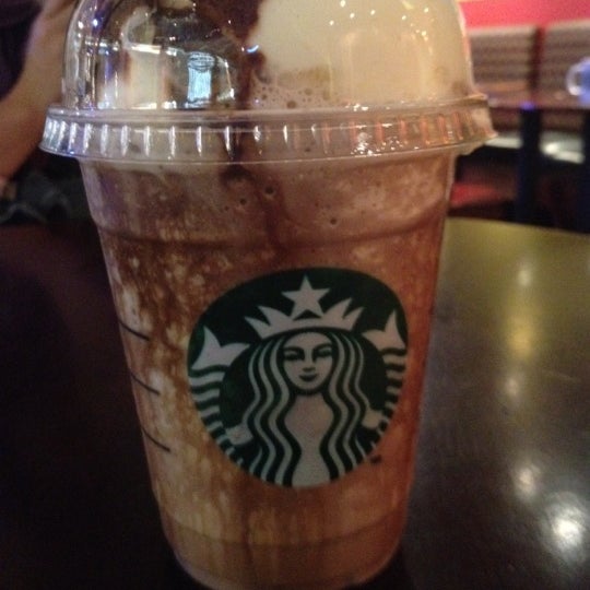 Photo taken at Starbucks Courtenay Central by Fatin R. on 4/10/2012