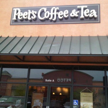 Снимок сделан в Peet&#39;s Coffee &amp; Tea пользователем Jerome P. 4/26/2012