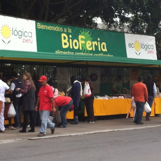 รูปภาพถ่ายที่ Bioferia Parque Reducto โดย Gabriela R. เมื่อ 7/14/2012