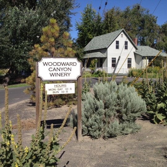 8/4/2012 tarihinde Rob F.ziyaretçi tarafından Woodward Canyon Winery'de çekilen fotoğraf