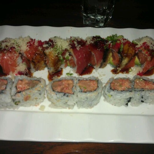 Photo prise au Sushi Yawa par Roxanne F. le3/18/2012