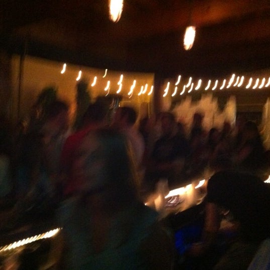 Foto diambil di Peabody&#39;s Ale House oleh Max M. pada 8/5/2012