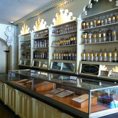 Photo taken at Stabler-Leadbeater Apothecary Museum by Alan L. on 8/3/2012