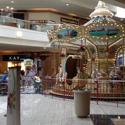 Photo taken at Hanes Mall by Mee Kittiphong on 7/31/2012