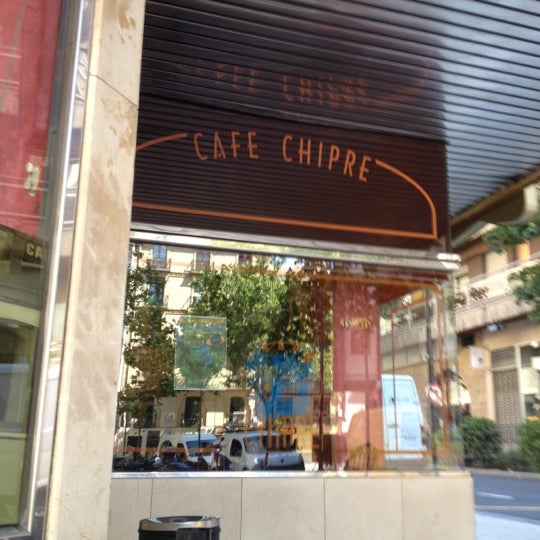 รูปภาพถ่ายที่ Café Chipre โดย Julio เมื่อ 6/4/2012