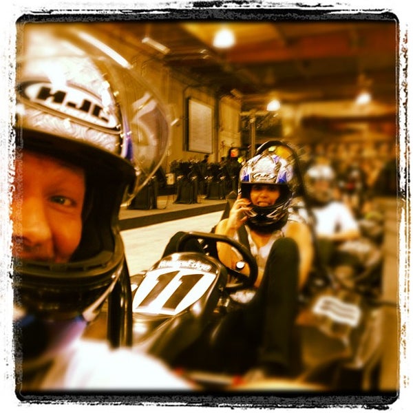 Снимок сделан в Racer&#39;s Edge Indoor Karting пользователем SnackyShack 3/13/2012