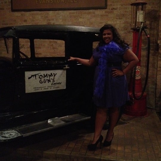รูปภาพถ่ายที่ Tommy Gun&#39;s Garage โดย Kimberly เมื่อ 9/5/2012