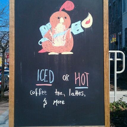 3/4/2012 tarihinde Tiffany C.ziyaretçi tarafından Qualia Coffee'de çekilen fotoğraf