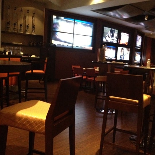 8/22/2012にRaul d.がChampions Sports Barで撮った写真