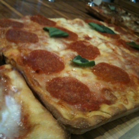 3/23/2012にAndrew C.がPiazza 17 Wine Bar and Pizza on the Squareで撮った写真