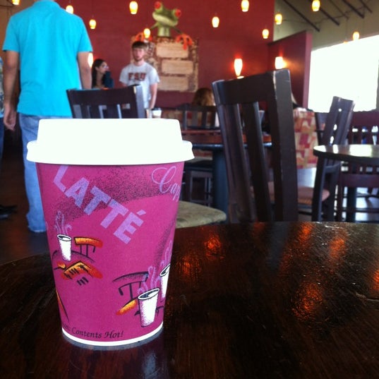 Photo taken at RedEye Coffee Midtown by glenn s. on 5/11/2012