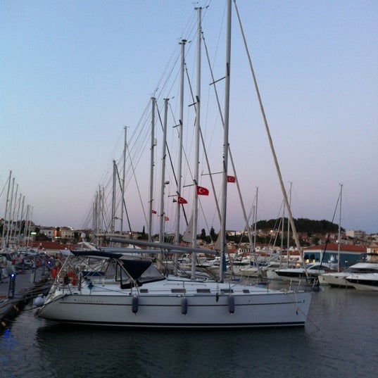 Foto tomada en Port Restaurant  por Şehper Ferda D. el 6/18/2012