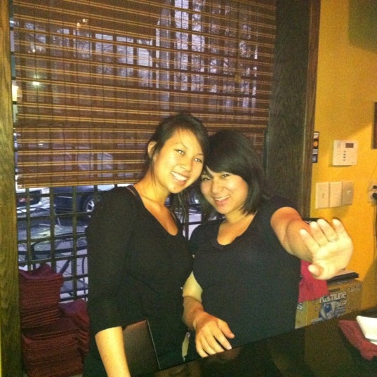 รูปภาพถ่ายที่ Fuji Sushi Bar &amp; Grill โดย Jane J. เมื่อ 3/13/2012