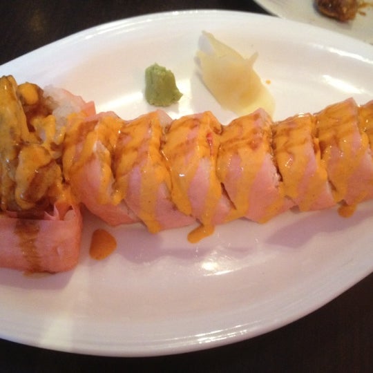 รูปภาพถ่ายที่ Kochi Sushi &amp; Hibachi โดย Stacey N. เมื่อ 5/22/2012